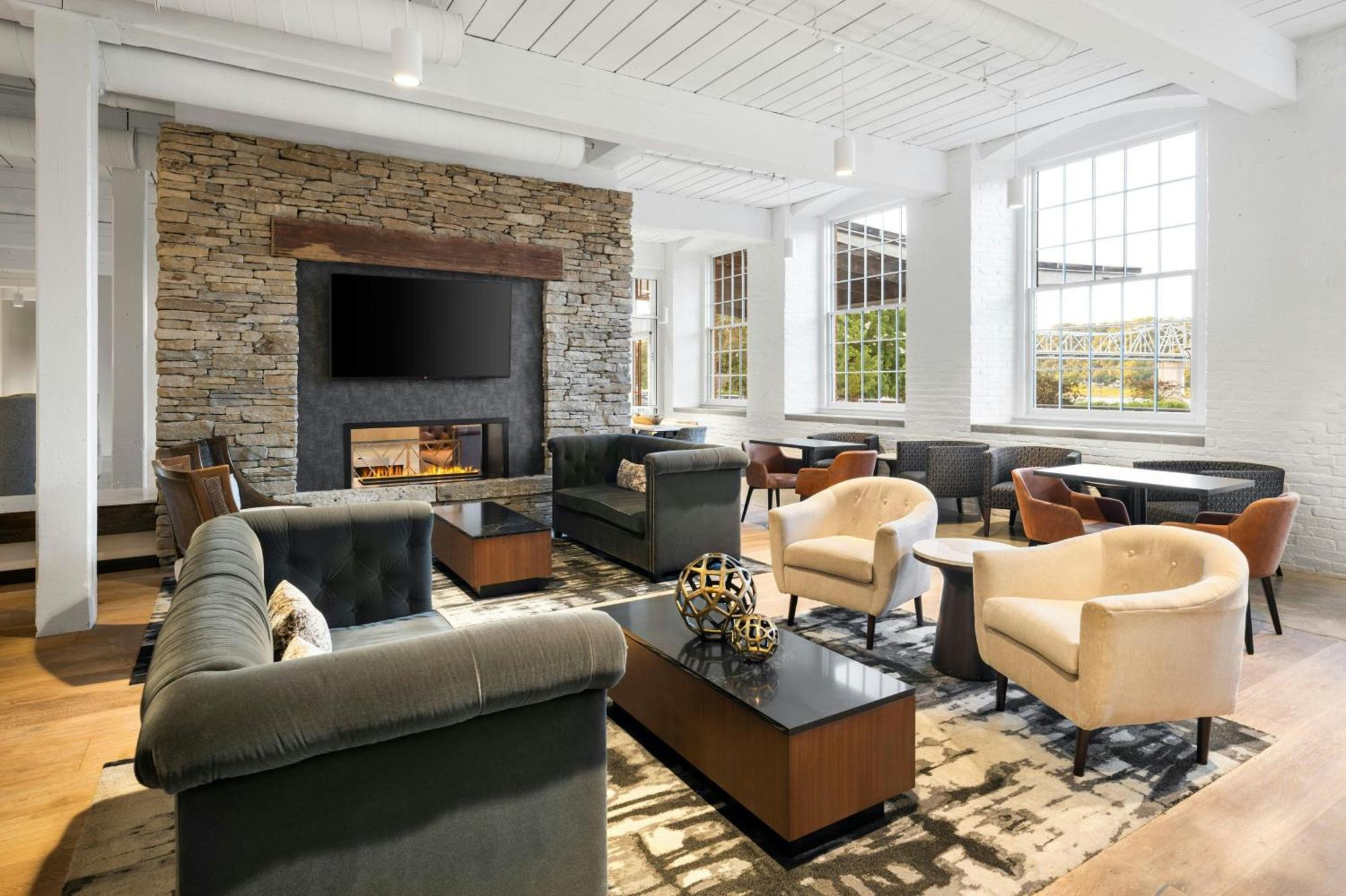 Fairfield Inn & Suites Madison Historic Eagle Cotton Mill Εξωτερικό φωτογραφία