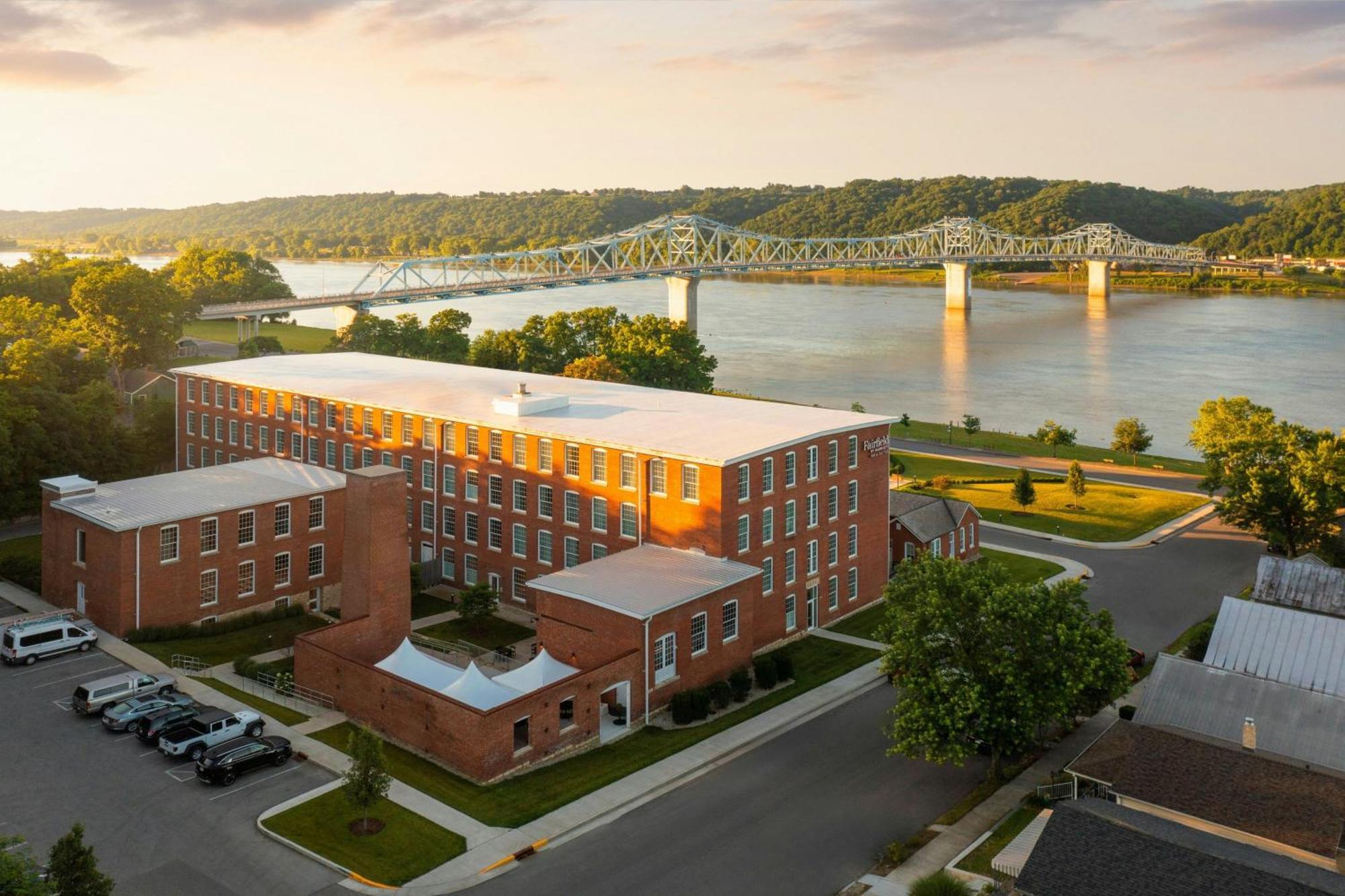 Fairfield Inn & Suites Madison Historic Eagle Cotton Mill Εξωτερικό φωτογραφία